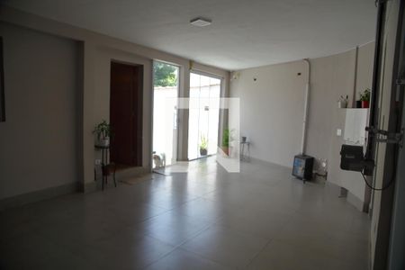 Casa à venda com 230m², 3 quartos e 2 vagasÁrea comum