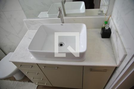 Casa à venda com 230m², 3 quartos e 2 vagasBanheiro