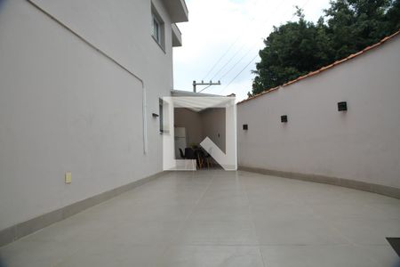 Casa à venda com 230m², 3 quartos e 2 vagasÁrea externa 