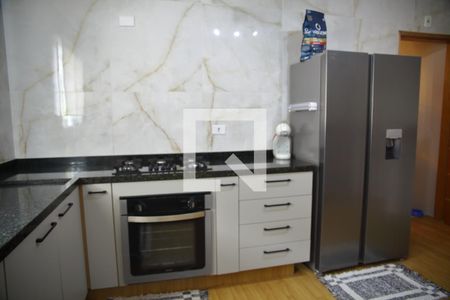 Casa à venda com 230m², 3 quartos e 2 vagasCozinha 