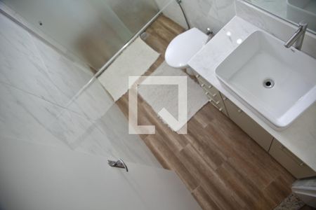 Casa à venda com 230m², 3 quartos e 2 vagasBanheiro