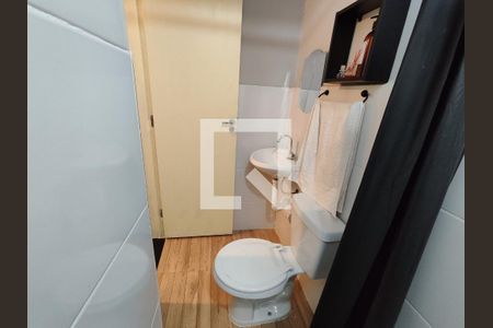 Banheiro de kitnet/studio para alugar com 1 quarto, 17m² em Guaianazes, Ferraz de Vasconcelos