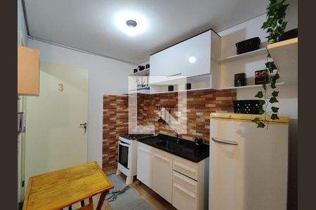 Cozinha de kitnet/studio para alugar com 1 quarto, 17m² em Guaianazes, Ferraz de Vasconcelos