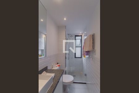 Apartamento à venda com 47m², 2 quartos e 1 vaga Apartamento à venda com 47m², 2 quartos e 1 vagaBanheiro Social