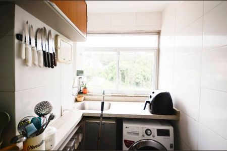 Apartamento à venda com 150m², 3 quartos e 2 vagas Apartamento à venda com 150m², 3 quartos e 2 vagasCozinha e Área de Serviço