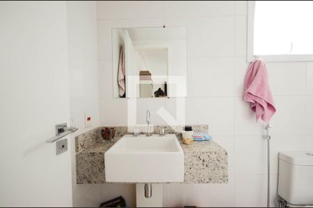 Apartamento à venda com 150m², 3 quartos e 2 vagas Apartamento à venda com 150m², 3 quartos e 2 vagasBanheiro 1