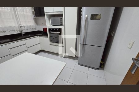 Casa para alugar com 150m², 4 quartos e 2 vagas Casa para alugar com 150m², 4 quartos e 2 vagasCozinha