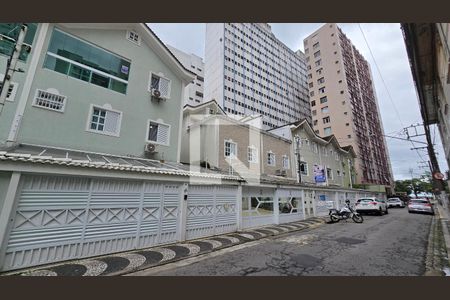 Casa para alugar com 150m², 4 quartos e 2 vagas Casa para alugar com 150m², 4 quartos e 2 vagasVista da Rua