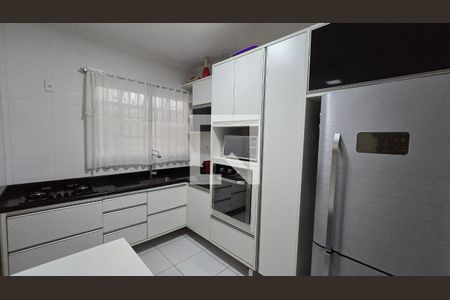 Casa para alugar com 150m², 4 quartos e 2 vagas Casa para alugar com 150m², 4 quartos e 2 vagasCozinha