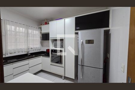 Casa para alugar com 150m², 4 quartos e 2 vagas Casa para alugar com 150m², 4 quartos e 2 vagasCozinha - Armários