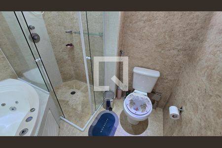 Casa para alugar com 150m², 4 quartos e 2 vagas Casa para alugar com 150m², 4 quartos e 2 vagasBanheiro da Suíte 1