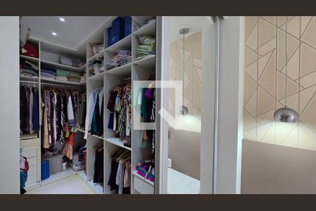 Casa para alugar com 150m², 4 quartos e 2 vagas Casa para alugar com 150m², 4 quartos e 2 vagasCloset da suíte 1