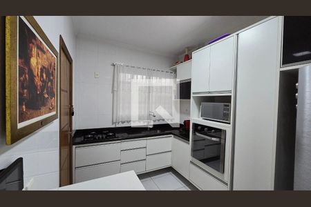 Casa para alugar com 150m², 4 quartos e 2 vagas Casa para alugar com 150m², 4 quartos e 2 vagasCozinha