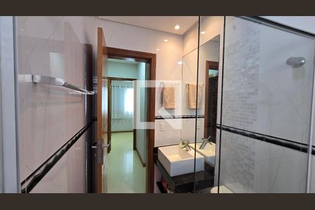 Casa para alugar com 150m², 4 quartos e 2 vagas Casa para alugar com 150m², 4 quartos e 2 vagasBanheiro