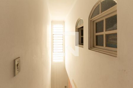 Casa para alugar com 300m², 3 quartos e 2 vagas Casa para alugar com 300m², 3 quartos e 2 vagasEscada