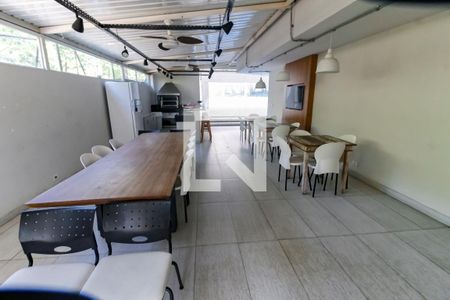 Apartamento à venda com 147m², 3 quartos e 3 vagas Apartamento à venda com 147m², 3 quartos e 3 vagasÁrea comum - Churrasqueira