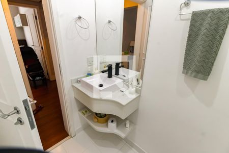 Apartamento à venda com 147m², 3 quartos e 3 vagas Apartamento à venda com 147m², 3 quartos e 3 vagasBanheiro da Suíte 1