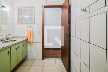 Casa à venda com 282m², 4 quartos e 2 vagasBanheiro Social