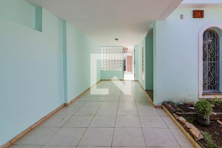 Casa à venda com 282m², 4 quartos e 2 vagasGaragem / Quintal