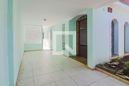 Casa à venda com 282m², 4 quartos e 2 vagasGaragem / Quintal