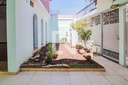Casa à venda com 282m², 4 quartos e 2 vagasGaragem / Quintal