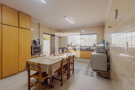 Casa à venda com 450m², 3 quartos e 6 vagasCozinha