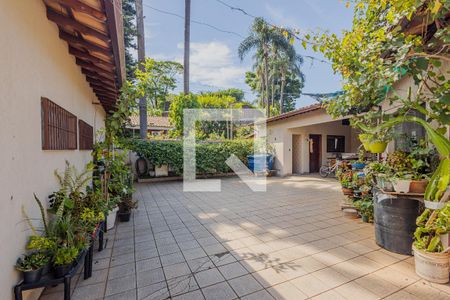 Casa à venda com 450m², 3 quartos e 6 vagasQuintal