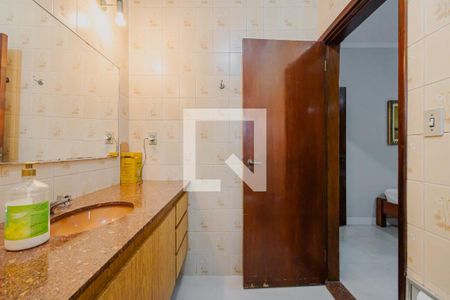 Casa à venda com 450m², 3 quartos e 6 vagasBanheiro da Suíte 2