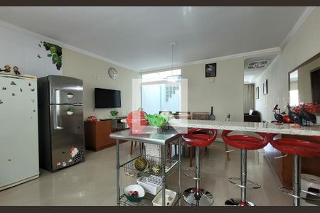 Casa à venda com 159m², 3 quartos e 3 vagasCozinha