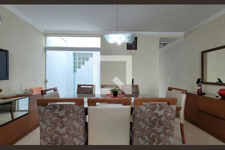 Casa à venda com 159m², 3 quartos e 3 vagasCozinha