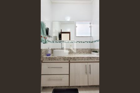 Casa à venda com 159m², 3 quartos e 3 vagasLavabo