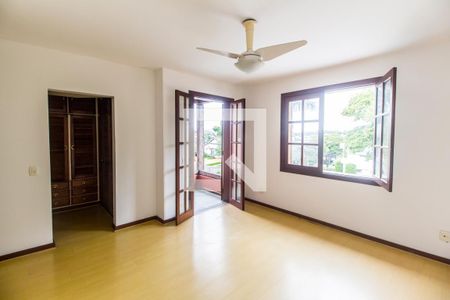 Casa de condomínio à venda com 445m², 3 quartos e 4 vagasSuíte master
