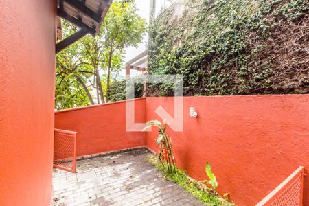 Casa de condomínio à venda com 445m², 3 quartos e 4 vagasQuintal