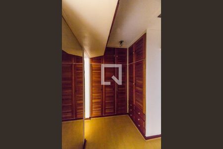 Casa de condomínio à venda com 445m², 3 quartos e 4 vagasCloset da suíte