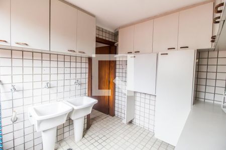 Casa de condomínio à venda com 445m², 3 quartos e 4 vagasÁrea de Serviço