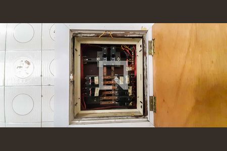 Apartamento à venda com 79m², 2 quartos e 1 vaga Apartamento à venda com 79m², 2 quartos e 1 vagaQuadro de Luz