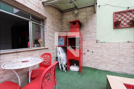 Casa à venda com 350m², 4 quartos e 2 vagasChurrasqueira da Piscina