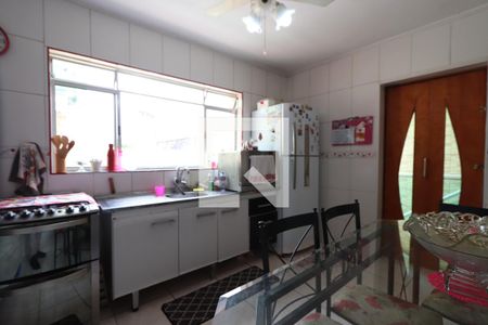 Casa à venda com 350m², 4 quartos e 2 vagasCozinha