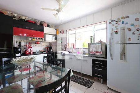 Casa à venda com 350m², 4 quartos e 2 vagasCozinha