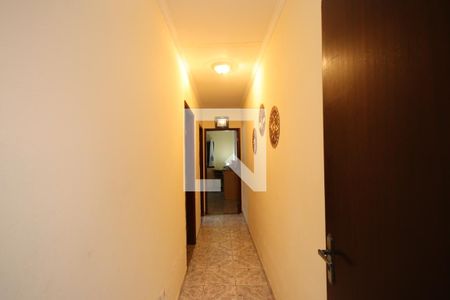 Casa à venda com 160m², 3 quartos e 2 vagasCorredor