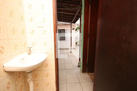Casa à venda com 160m², 3 quartos e 2 vagasBanheiro da Edícula