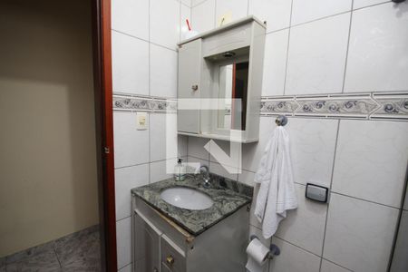 Casa à venda com 160m², 3 quartos e 2 vagasBanheiro 2