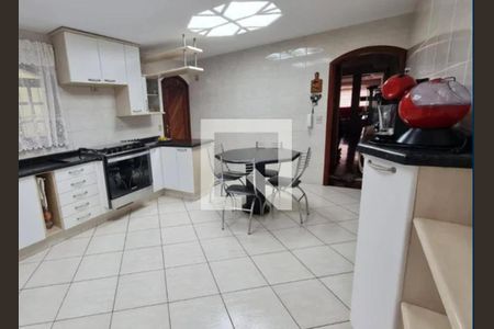 Casa à venda com 300m², 3 quartos e 4 vagas Casa à venda com 300m², 3 quartos e 4 vagasFoto 11
