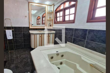 Casa à venda com 300m², 3 quartos e 4 vagas Casa à venda com 300m², 3 quartos e 4 vagasFoto 04