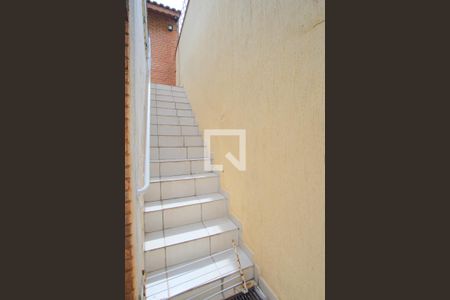 Casa à venda com 290m², 5 quartos e 4 vagasEscada para edícula