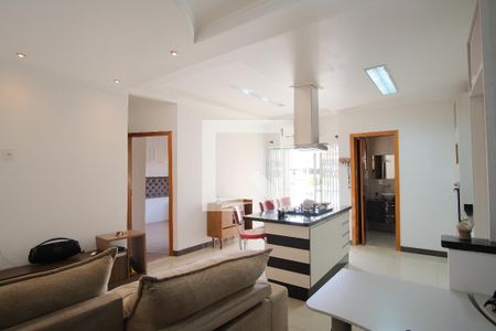 Casa à venda com 290m², 5 quartos e 4 vagasEdícula Sala