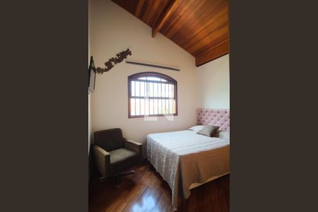 Casa à venda com 290m², 5 quartos e 4 vagasQuarto 2