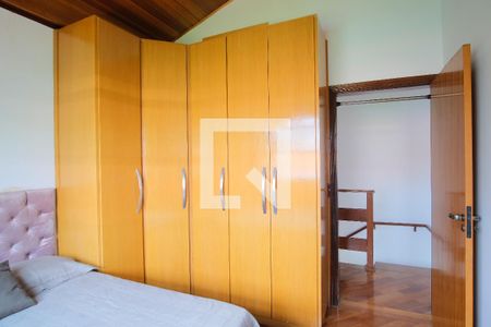 Casa à venda com 290m², 5 quartos e 4 vagasQuarto 2