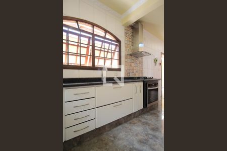 Casa à venda com 290m², 5 quartos e 4 vagasCozinha