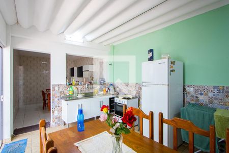 Casa à venda com 94m², 2 quartos e 2 vagasCozinha/Área de serviço